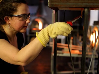 Le vitrigraphe : une technique à découvrir en vidéo avec Jenny Trinks